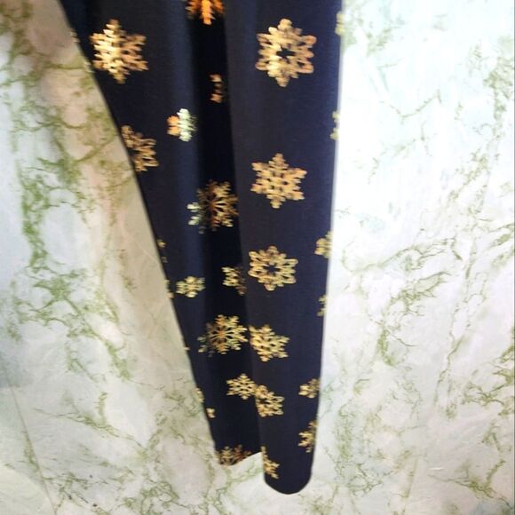 APT. 9 Snowflake Leggings - Picture 5 of 13